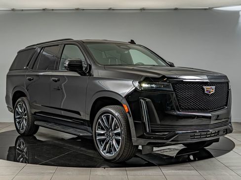 Used 2024 Cadillac Escalade Sport Platinum w/ Heavy-Duty Trailer Package AWD/4WD image 3