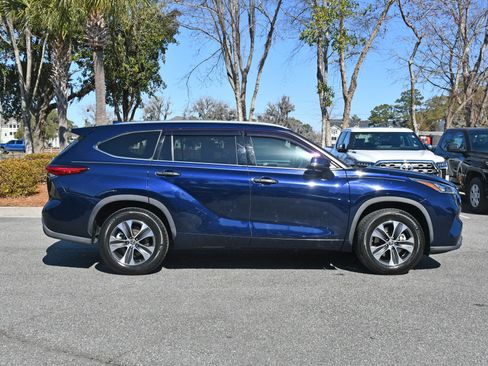 Certified 2020 Toyota Highlander XLE image 5