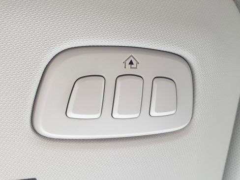 Used 2025 Ford Escape Platinum w/ Premium Technology Package image 29