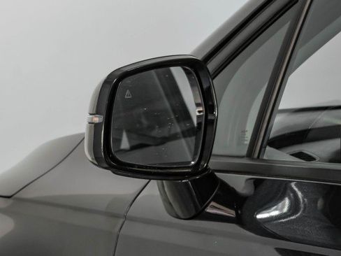 Used 2023 Kia Carnival LX FWD image 40