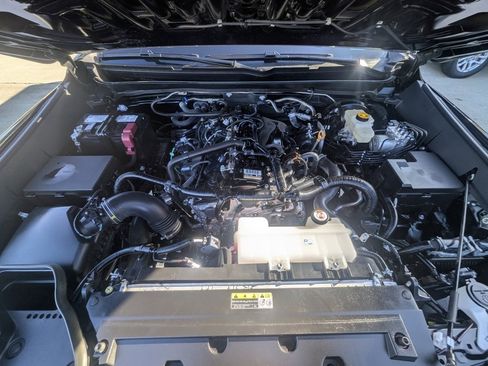 Used 2025 Toyota Tacoma SR image 22