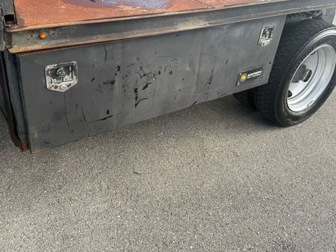 Used 2017 RAM 5500 Tradesman w/ Chrome Appearance Group image 31