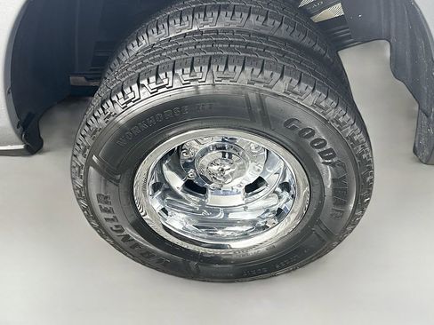 Used 2024 RAM 3500 Tradesman w/ Chrome Appearance Group image 30