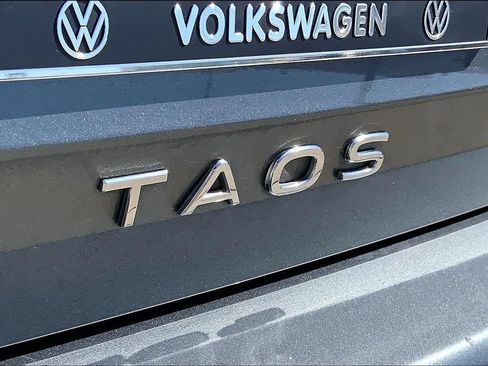 Certified 2025 Volkswagen Taos S FWD image 8