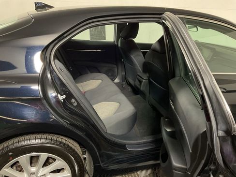 Used 2022 Toyota Camry LE AWD/4WD image 34