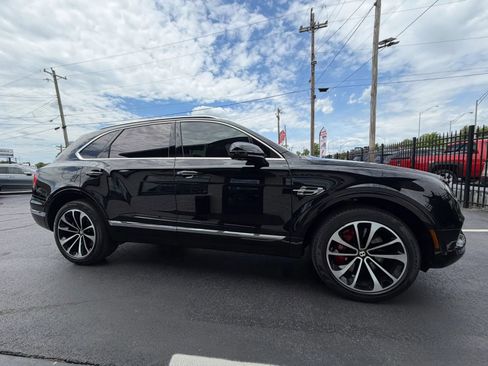 Used 2020 Bentley Bentayga AWD/4WD image 18