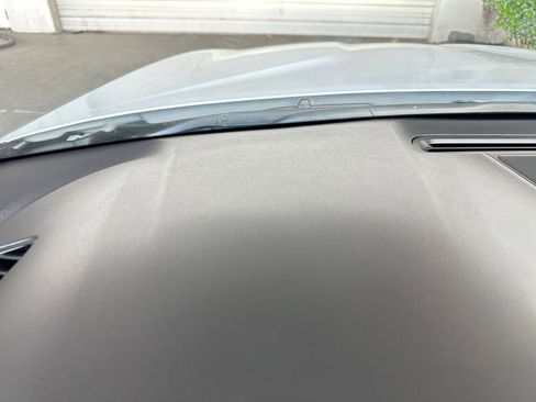 Used 2025 Genesis G70 2.5T image 34