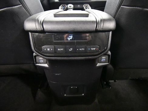 Used 2024 Toyota Grand Highlander XLE image 17