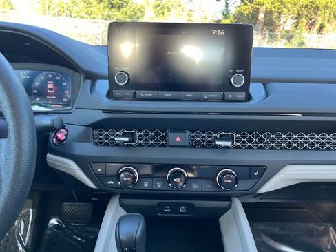 Used 2024 Honda Accord EX image 26