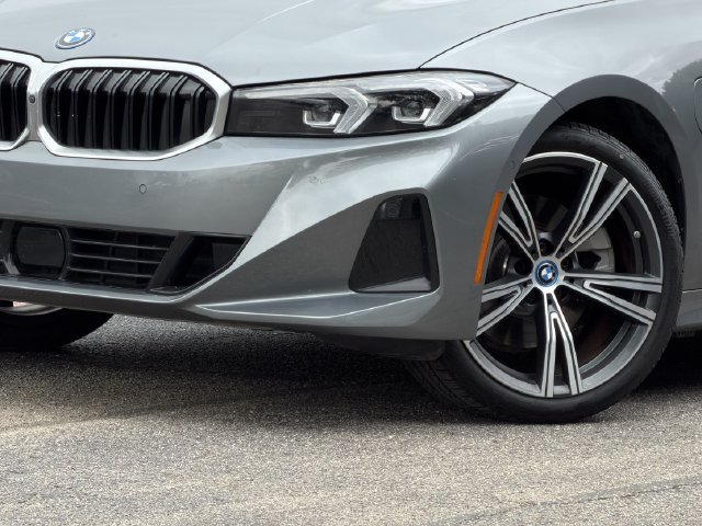 Used 2023 BMW 330e xDrive AWD/4WD image 9
