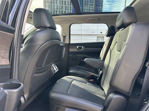 Used 2022 Kia Sorento EX w/ Panoramic Sunroof Package image 20