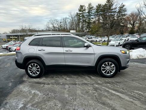 Used 2019 Jeep Cherokee Latitude Plus w/ Comfort/Convenience Group image 8