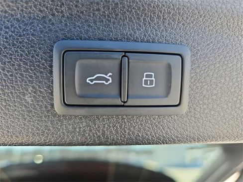 Used 2025 Audi Q3 2.0T Premium Plus w/ Premium Plus Package image 16