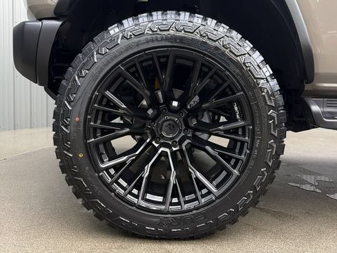 Used 2026 Ford Bronco Heritage Edition AWD/4WD image 9