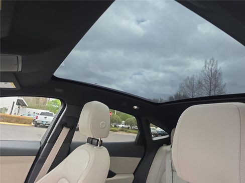 Used 2020 Jaguar E-PACE SE image 21