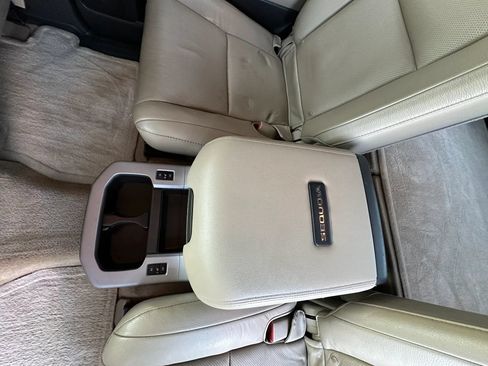 Used 2008 Toyota Sequoia Platinum RWD image 16
