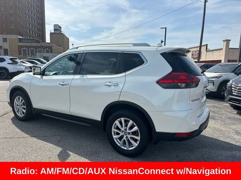 Used 2017 Nissan Rogue SV w/ SV Premium Package image 3