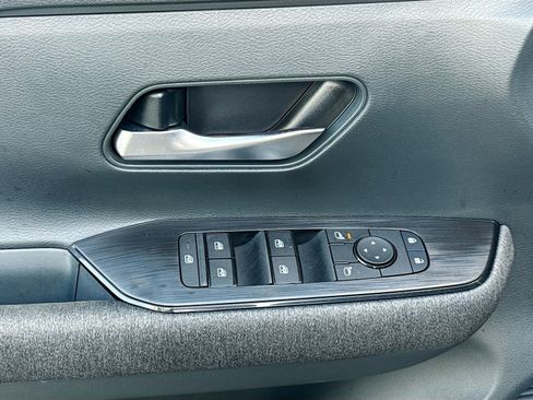 Used 2025 Nissan Kicks SV image 18