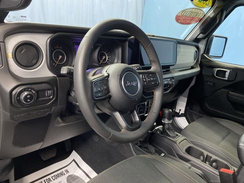 Certified 2024 Jeep Gladiator Sport image 10