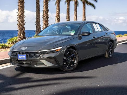 Certified 2026 Hyundai Elantra Sport FWD image 2
