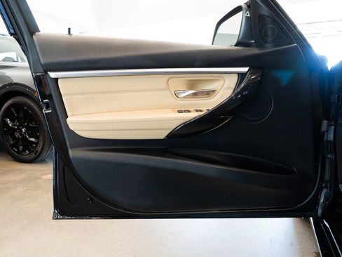 Used 2018 BMW 330i Sedan RWD image 16
