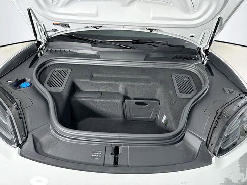 New 2026 Porsche Macan 4S Electric AWD/4WD image 33