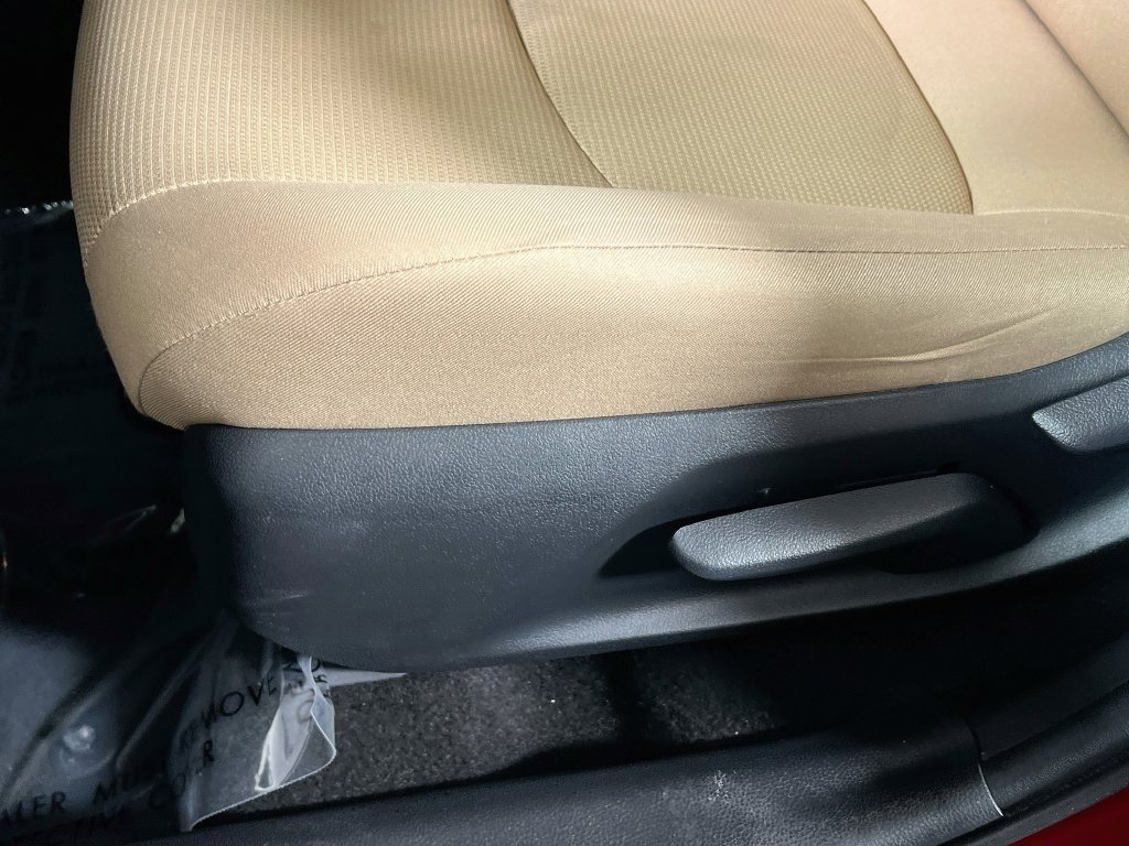 Certified 2019 Toyota RAV4 LE w/ Carpet Mat Package AWD/4WD image 17