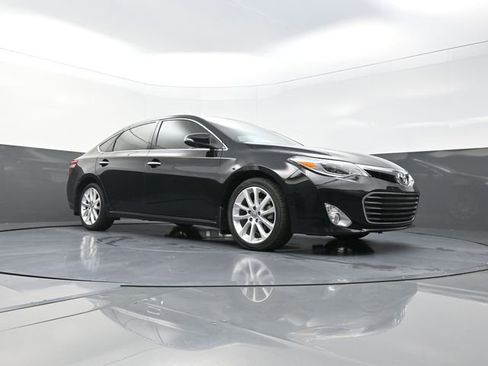 Used 2013 Toyota Avalon Limited image 30