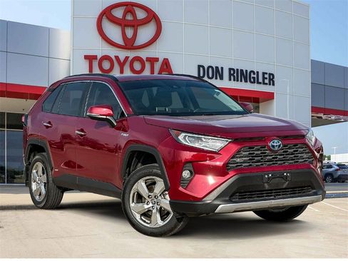 Used 2021 Toyota RAV4 Limited image 1
