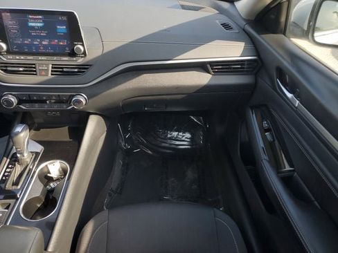 Used 2021 Nissan Altima 2.5 SV w/ SV Premium Package image 17