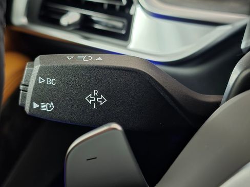 New 2026 BMW X5 xDrive50e w/ M Sport Package image 31