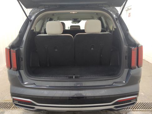 Used 2022 Kia Sorento S FWD image 29