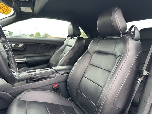 Used 2023 Ford Mustang Premium image 9