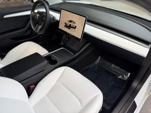 Used 2023 Tesla Model 3 Performance image 32