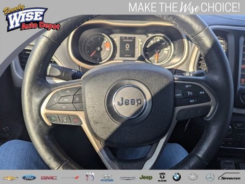 Used 2016 Jeep Cherokee Latitude w/ Cold Weather Group image 10