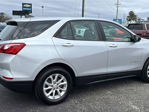 Used 2020 Chevrolet Equinox LS image 5