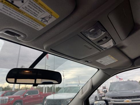 Used 2019 Nissan Frontier SV image 18