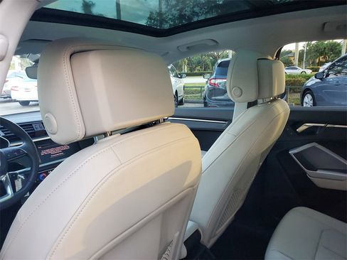 Used 2022 Audi Q3 2.0T Premium Plus w/ Premium Plus Package image 11