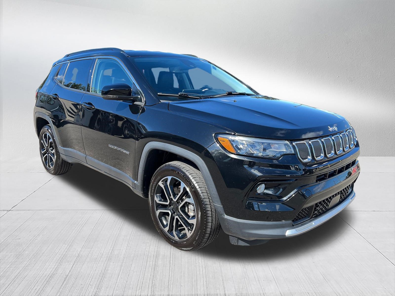 Used 2022 Jeep Compass Limited AWD/4WD image 3