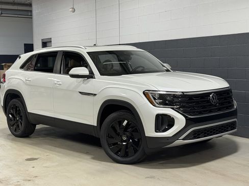 New 2026 Volkswagen Atlas Cross Sport SE image 6