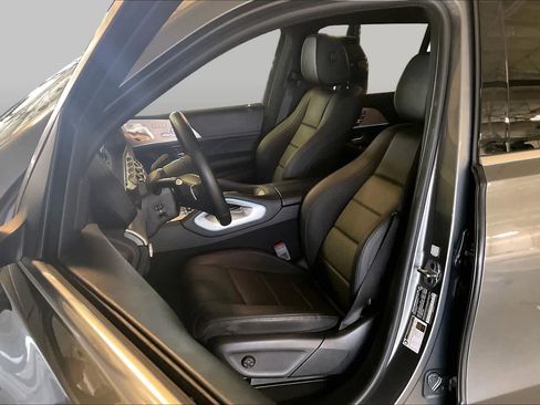 Used 2025 Mercedes-Benz GLS 450 4MATIC image 7