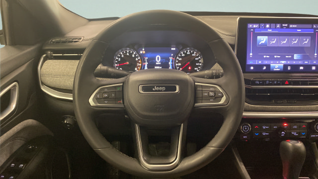 Used 2023 Jeep Compass Latitude w/ Convenience Group AWD/4WD image 23