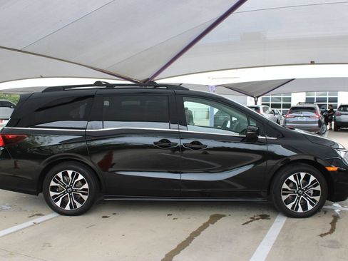 Used 2025 Honda Odyssey Elite image 7