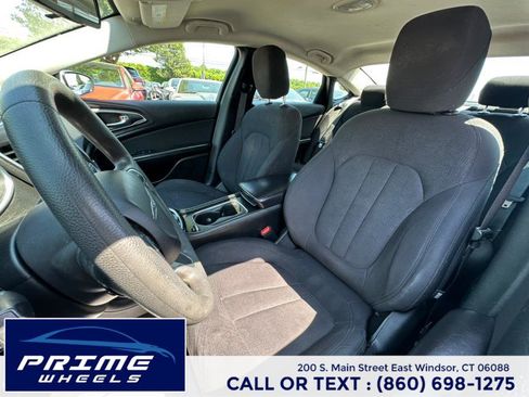 Used 2015 Chrysler 200 Limited image 14