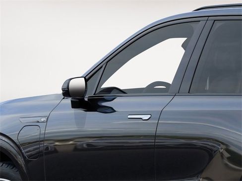 New 2026 Cadillac Vistiq Sport image 13