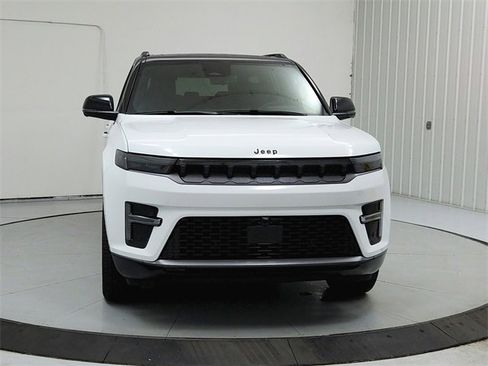 New 2026 Jeep Grand Wagoneer Summit image 2