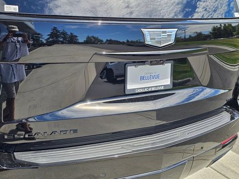 New 2026 Cadillac Escalade ESV Platinum Sport w/ LPO, ONYX Package AWD/4WD image 15