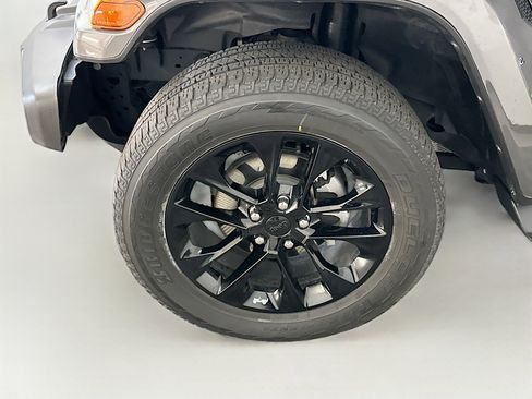 Used 2021 Jeep Wrangler Sahara w/ Cold Weather Group image 11