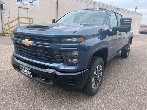 Used 2025 Chevrolet Silverado 2500 Custom w/ Custom Value Package AWD/4WD image 13