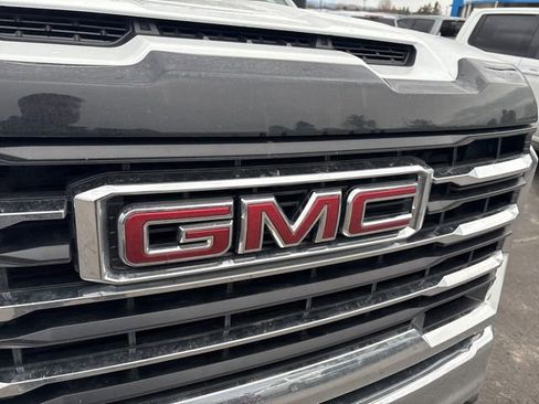 Used 2025 GMC Sierra 3500 SLE w/ SLE Value Package image 10